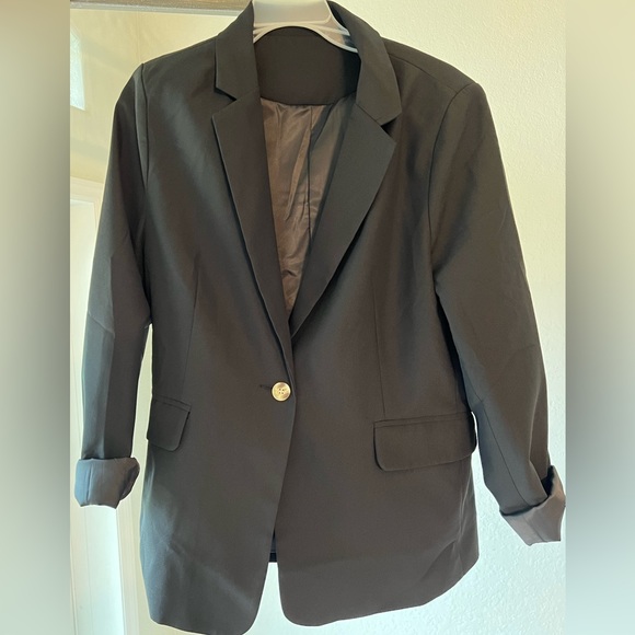 Black blazer from Amazon - Picture 2 of 6